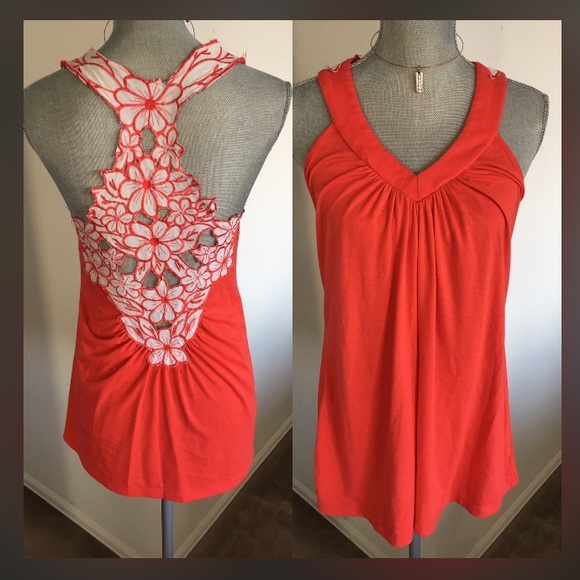 Body Central Tops - Lovely Coral Flower Racerback Tank 🌺